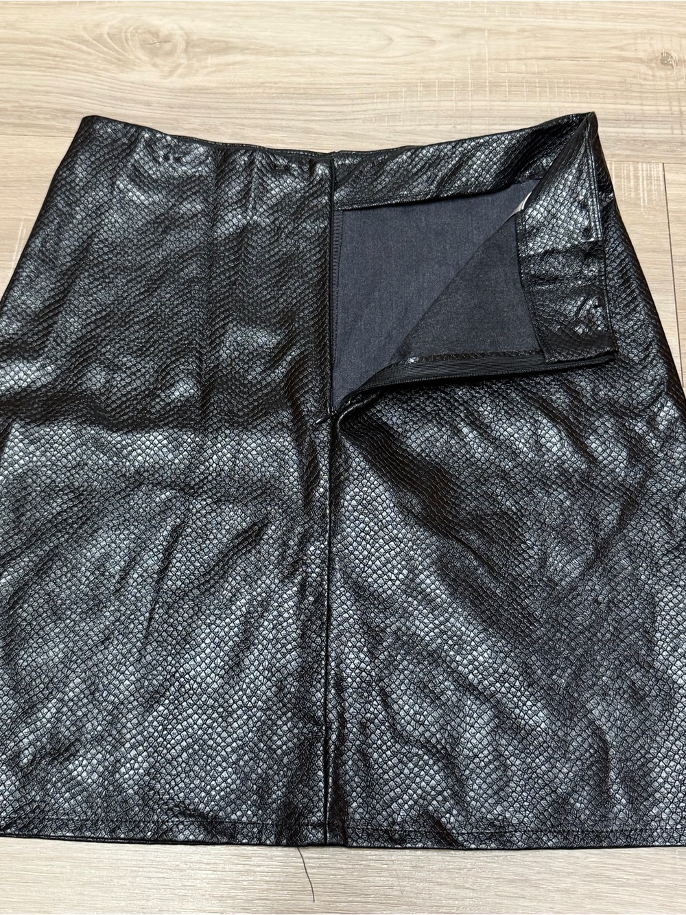 POSH Black Faux Leather Zip-Pocket Mini Skirt - Picture 8 of 8
